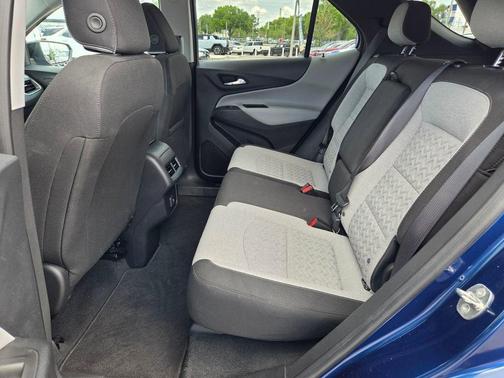 Blue Glow Metallic 2023 Chevrolet Equinox LS