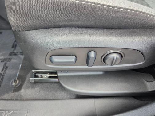 Blue Glow Metallic 2023 Chevrolet Equinox LS