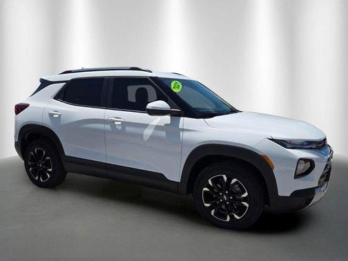 Summit White 2021 Chevrolet Trailblazer LT