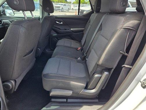 Summit White 2018 Chevrolet Traverse LS