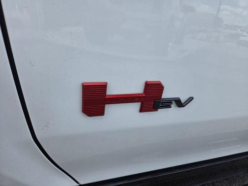 White 2024 GMC HUMMER EV Pickup 2X
