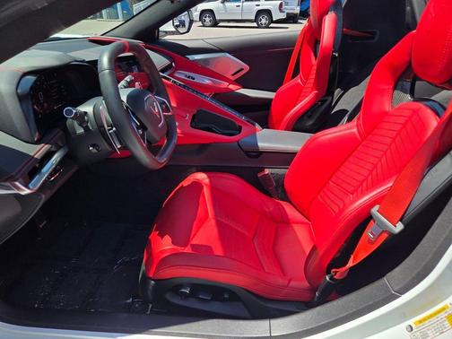 Arctic White 2022 Chevrolet Corvette Stingray w/2LT