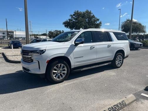 2023 Chevrolet Suburban Premier