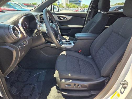 Summit White 2022 Chevrolet Blazer 2LT