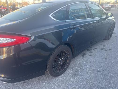 2014 Ford Fusion SE