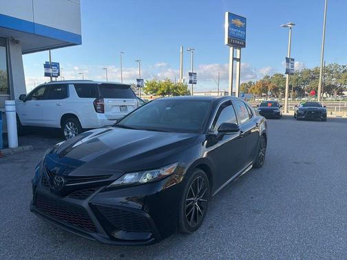 2022 Toyota Camry SE
