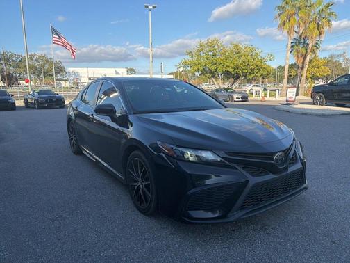 2022 Toyota Camry SE