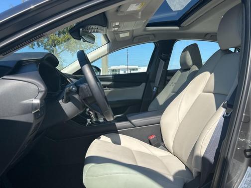 2025 Mazda Mazda3 FWD w/Preferred Package