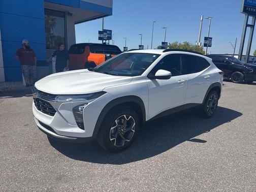 2025 Chevrolet Trax LT