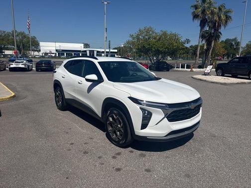 2025 Chevrolet Trax LT