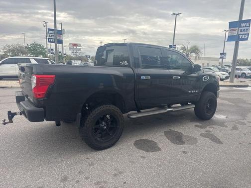 2017 Nissan Titan SV