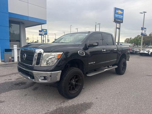 2017 Nissan Titan SV