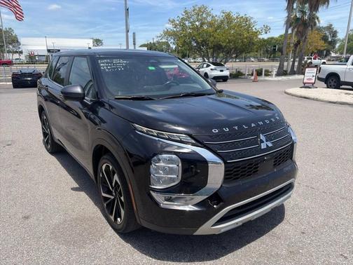2022 Mitsubishi Outlander SE