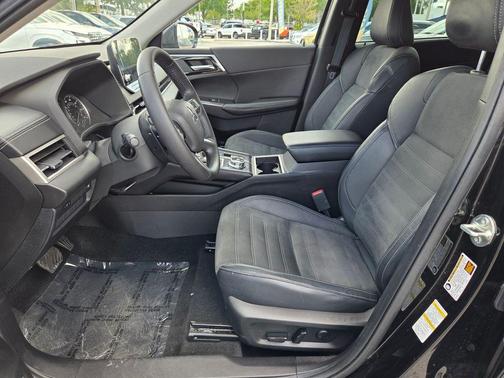2022 Mitsubishi Outlander SE