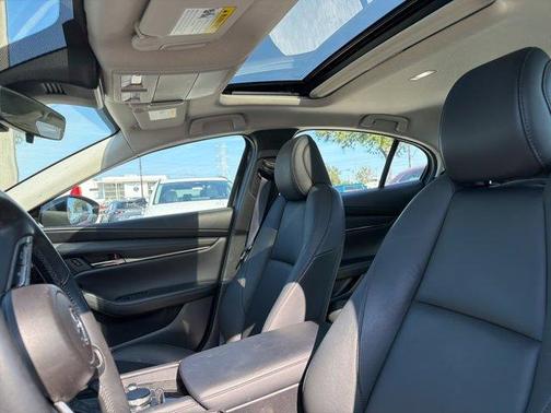 2022 Mazda Mazda3 FWD w/Preferred Package