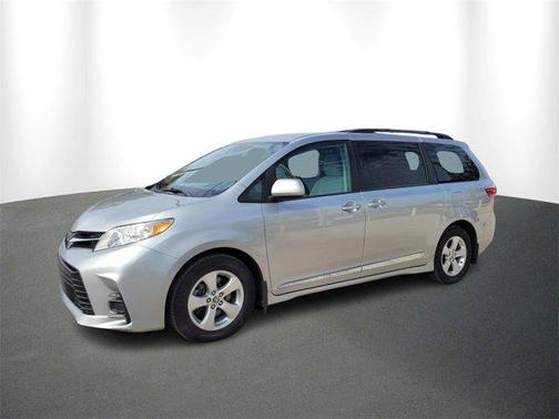 2020 Toyota Sienna LE