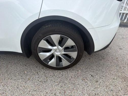 White 2021 Tesla Model Y Long Range