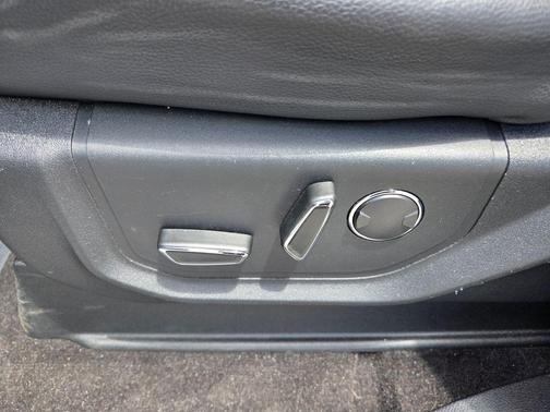 Silver 2018 Ford Expedition Limited