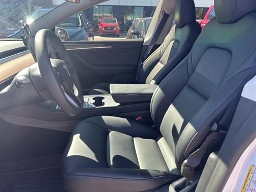 2025 Tesla Model Y Long Range