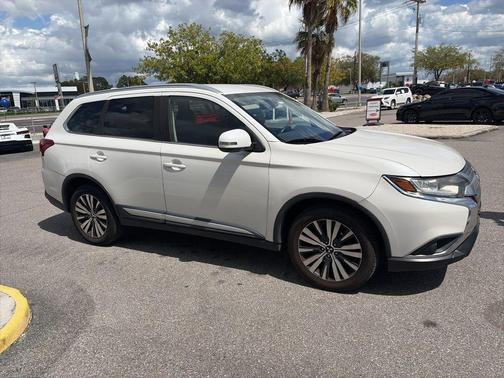 2019 Mitsubishi Outlander SEL