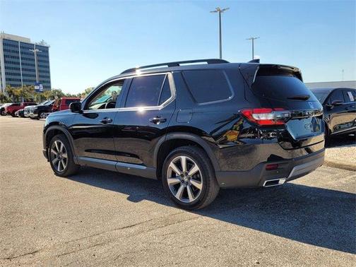 2024 Honda Pilot Touring