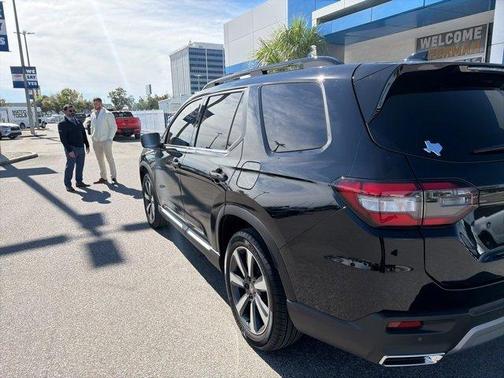 2024 Honda Pilot Touring