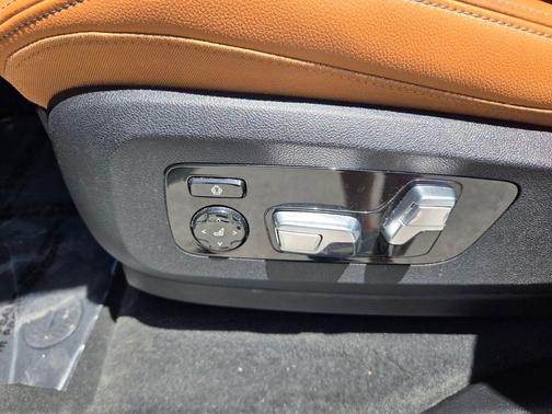 Mineral White Metallic 2019 BMW X5 xDrive40i