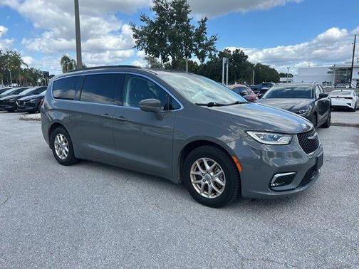 2022 Chrysler Pacifica Touring-L