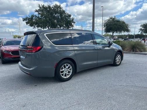 2022 Chrysler Pacifica Touring-L