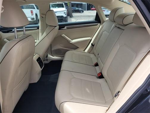 2018 Volkswagen Passat 2.0T SE