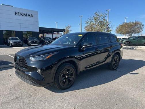 2024 Toyota Highlander Hybrid XLE