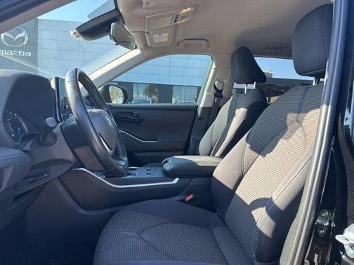 2024 Toyota Highlander Hybrid XLE