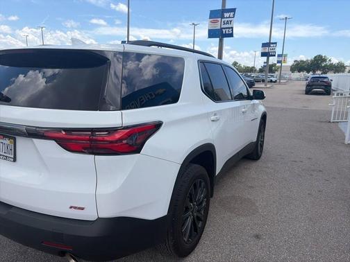 Summit White 2023 Chevrolet Traverse RS