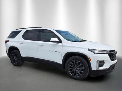 Summit White 2023 Chevrolet Traverse RS