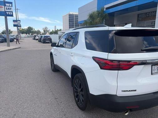 Summit White 2023 Chevrolet Traverse RS