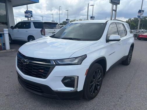 Summit White 2023 Chevrolet Traverse RS