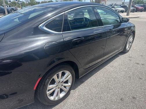 Black Clearcoat 2016 Chrysler 200 Limited