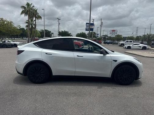 2021 Tesla Model Y Standard Range