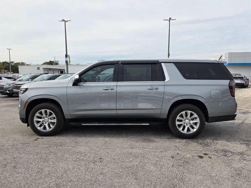 2025 Chevrolet Suburban Premier