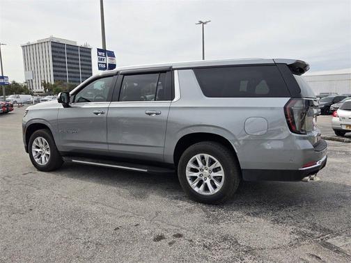 2025 Chevrolet Suburban Premier