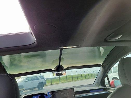 2022 Tesla Model X Base