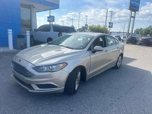 Gray 2018 Ford Fusion SE