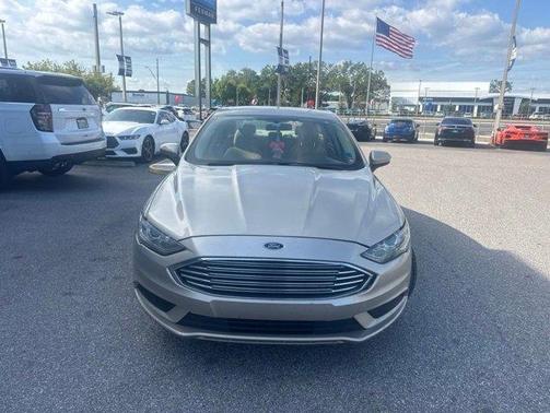 Gray 2018 Ford Fusion SE