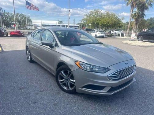 Gray 2018 Ford Fusion SE