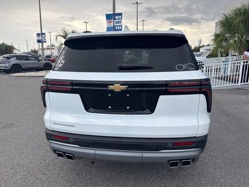 2025 Chevrolet Traverse LT