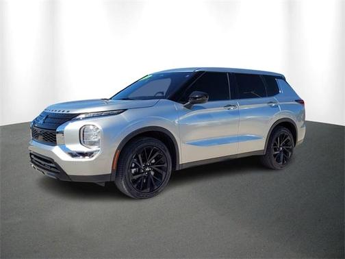 2022 Mitsubishi Outlander SE