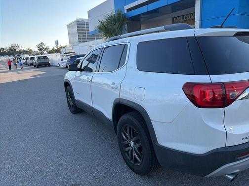 2017 GMC Acadia SLT-1