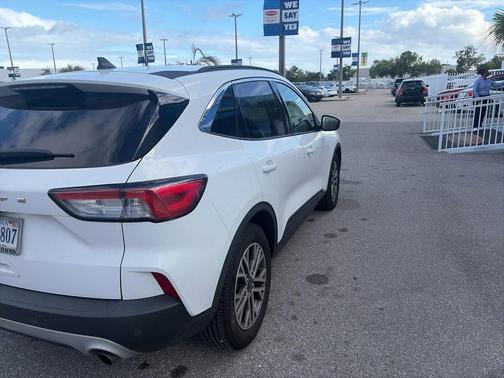 Red 2022 Ford Escape SEL