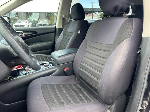 2020 Nissan Pathfinder SV