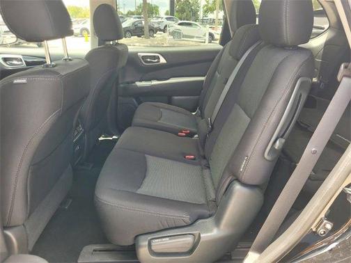 2020 Nissan Pathfinder SV